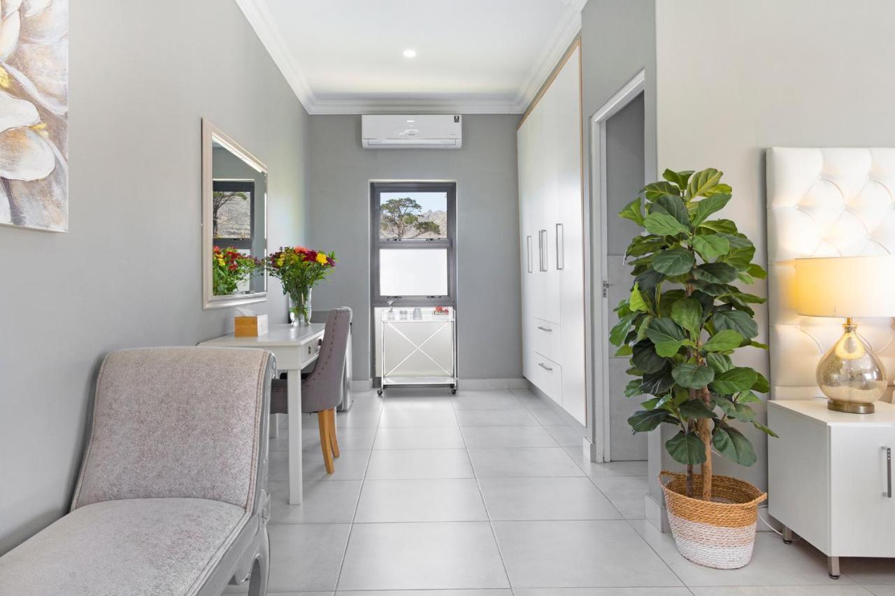 2 On Lismore Tokai Exterior foto