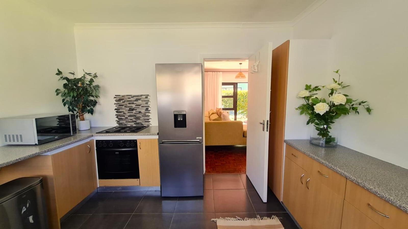 2 On Lismore Tokai Exterior foto