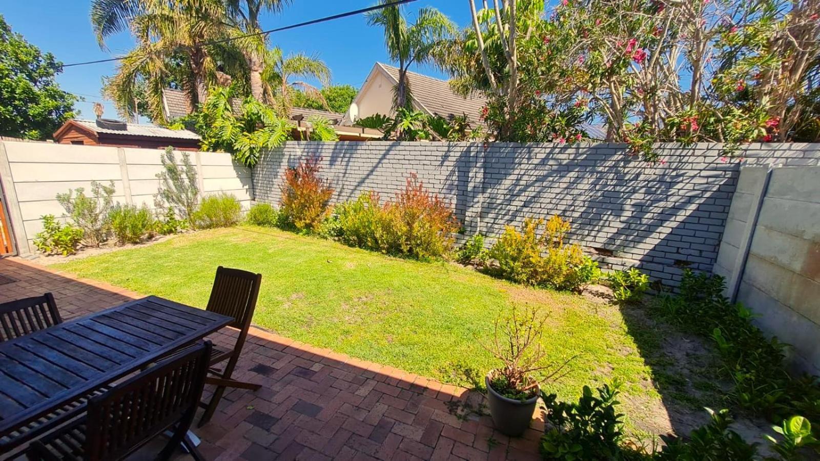 2 On Lismore Tokai Exterior foto